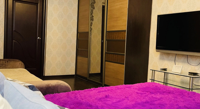 Nedaleko ot parka Yablonevy sad Flat, Boek Appartement UZAO Area Moskou, in de buurt van Belyayevo Metro Station