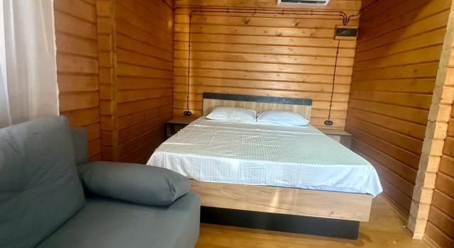 Коттедж с балконом и с красивым видом из окна База отдыха Хвоя COTTAGE HOUSE