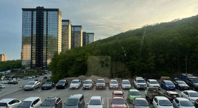 Novaya 2kh Komnatnaya Kvartira S Dizaynerskim Remontom Flat, Buchen Sie Ferienwohnung Hotels in Region Primorje mit Parkplatz, Parkplätze