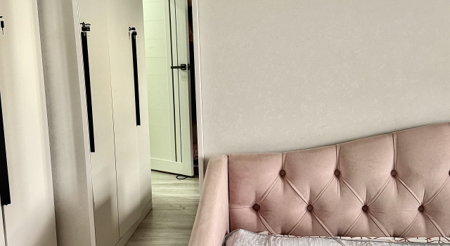 Uyutnaya Svetlaya V 9 Minutakh Ot Kremlya Flat, Prenota Appartamento Hotel a Tatarstan con parcheggio, Parcheggio