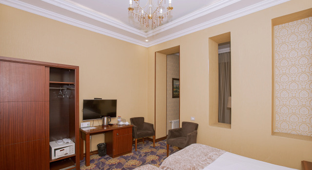Двухместный номер Standard Clover Hotel F1 View