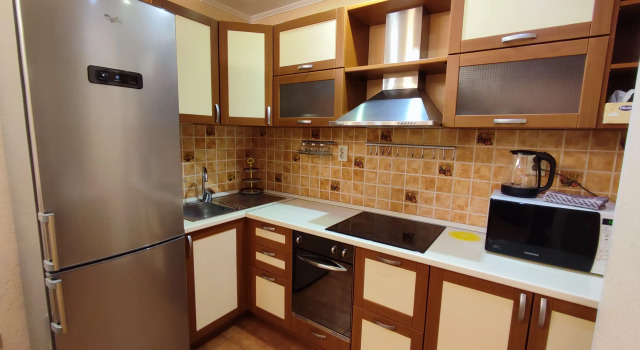 Atmosfera Air Apartments, Rezerwuj Apartament Hotele w Perm Krai z parkingiem, Parking