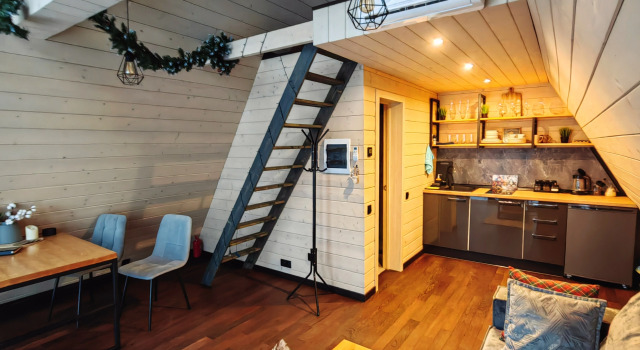 Четырёхместный коттедж Частный дом A-frame На холме