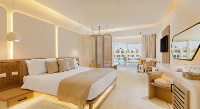 Двухместный полулюкс Swim Up Sunrise Anjum Resort