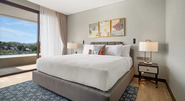 Апартаменты Deluxe с 3 комнатами с балконом и с видом на озеро Апарт-отель Angsana Oceanview Residences Building 3 in Laguna by Banyan Living