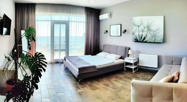 Апартаменты 40 м² на Первой Линии Моря