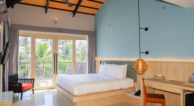 Двухместный номер Deluxe с балконом и с частичным видом на море Отель Holiday Ao Nang Beach Resort Krabi