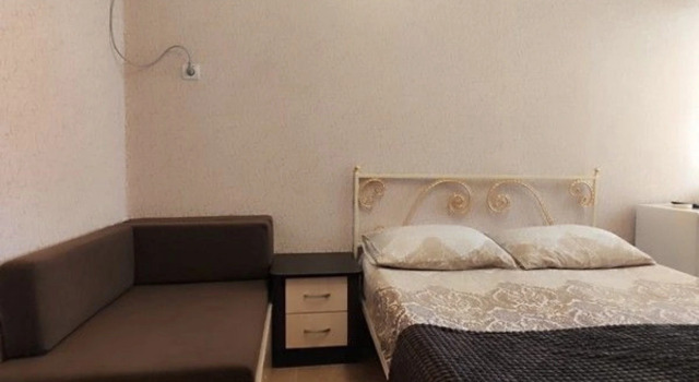 Camera Standard 1 camera da letto con balcone e con vista sul cortile Mayak Guest House
