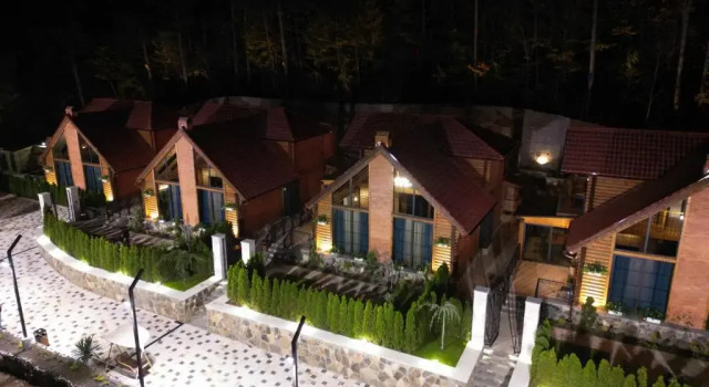 La Foresta Dilijan Family & Friends Boutique-hotel, Varaa Boutique-hotelli Hotellit Tavush region uima-altaalla, Uima-allas