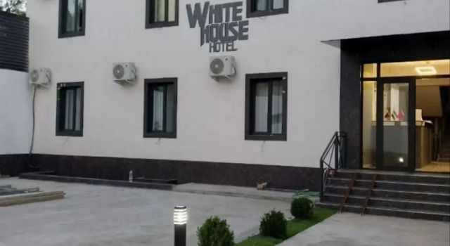 Junior suite quadrupla con vista White House hotel