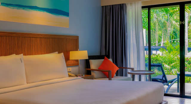 Двухместный люкс с балконом Holiday Inn Resort Phuket Surin Beach by IHG