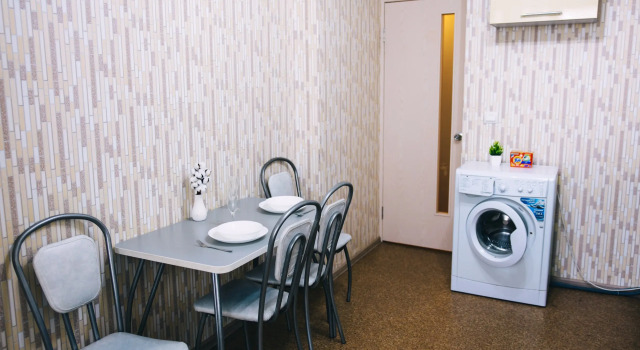Frontovaya 4 Flat, Prenota Appartamento Hotel a Udmurtia con parcheggio, Parcheggio