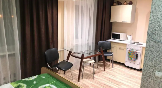Na Pischevikov 12 Flat, Rezerwuj Apartament Hotele w Republika Komi z parkingiem, Parking