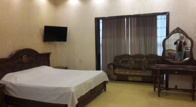 Standardowy trzyosobowy pokój i balkonem i z widokiem Ruslan Hotel