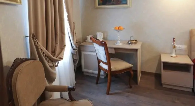 Полулюкс Hotel "Mandarin Clubhouse"