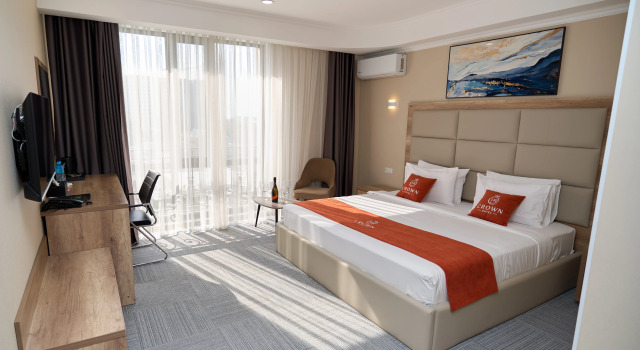 Полулюкс с красивым видом из окна Отель Crown Hotel Bishkek