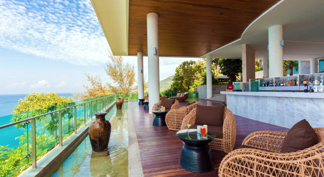 Отель Wyndham Grand Phuket Kalim Bay