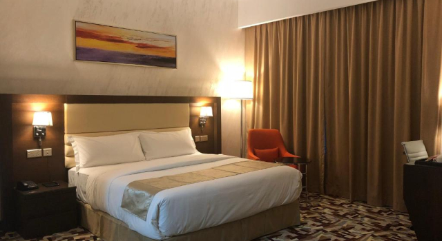 Номер Deluxe с красивым видом из окна Al Murooj Grand Hotel