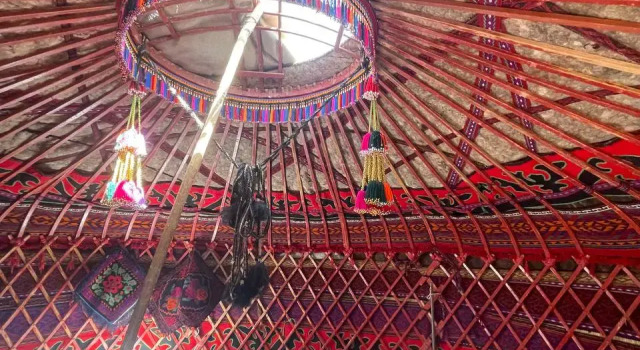 Hostel Yurt Camp Green Camp, Book Hostel / Vandrerhjem Hostels i Osh region, Hostel / Vandrerhjem