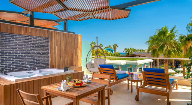 Номер Deluxe Jacuzzi Terrace с видом на море Sidera Kirman Premium - Ultra All Inclusive