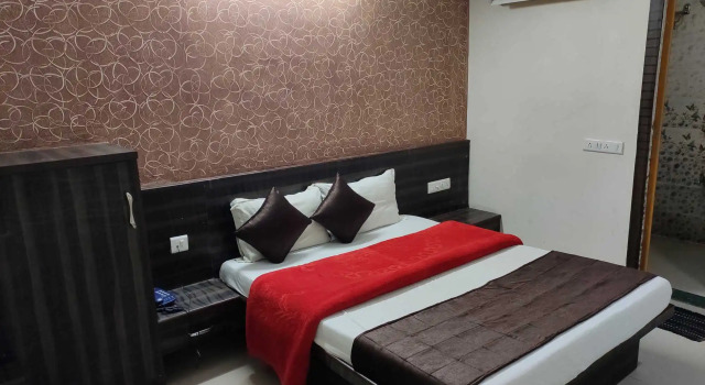 Skyland Hotel, Réserver Hôtel Vastral Gujarat
