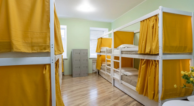 Кровать в общем номере с видом на город Меблированные комнаты Greenburg