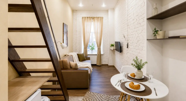 Апартаменты Roomstay Большой 46 Deluxe с Ванной Studio #4, Забронировать Апартаменты/квартира Отели Санкт-Петербурга с парковкой, рядом с Свято-Иоанновский монастырь на Карповке, Парковка