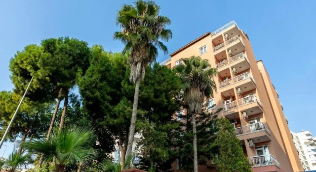 Lara Dinc Hotel