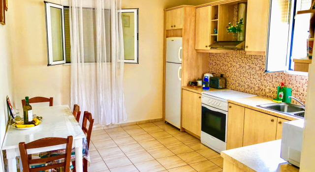 Апартаменты с красивым видом из окна Menelaos Family Apartments