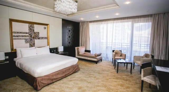 Полулюкс с балконом и with Plaza view Shahdag Hotel & Spa
