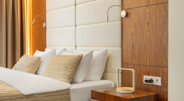 Двухместный номер Standard с видом на город Отель V Hotel&Rooftop Lounge