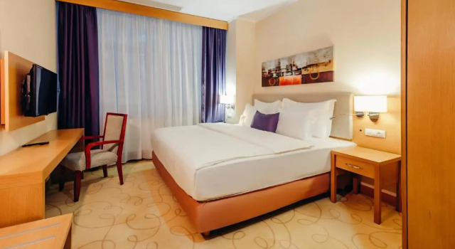 Апартаменты с видом на реку Отель Hayat Hospitality Oskemen