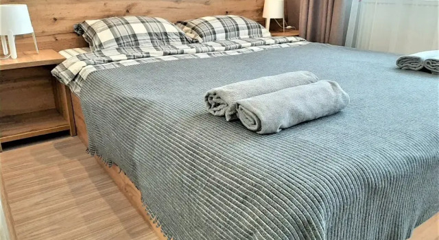 V Tsentre Izhevska 4 Flat, Prenota Appartamento Hotel a Udmurtia con parcheggio, Parcheggio