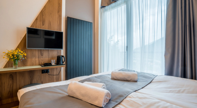 Четырёхместный люкс с балконом и с видом на горы Бутик-Отель Step Inn - Kazbegi