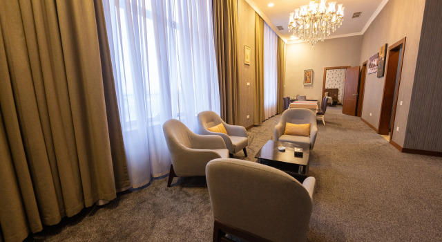 Четырёхместный семейный люкс Innab Inn Hotel