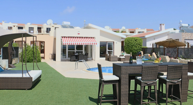 Villa Marina Sunrise by Ezoria Villas, Забронировать Вилла Виллы района Пафоса, рядом с Пляж Кирениас, Вилла