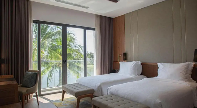 Вилла Private Pool с 3 комнатами с видом на озеро Отель Mövenpick Villas & Residences  Phu Quoc