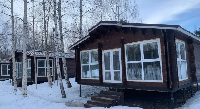 Четырёхместный коттедж с красивым видом из окна База Отдыха Constanta