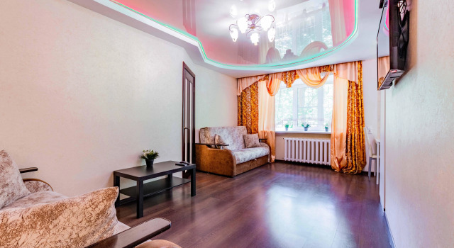 Апартаменты DreamHouse Короленко 10, Забронировать Апартаменты/квартира Отели Городского округа Екатеринбурга - Северный управленческий округ с парковкой, Парковка