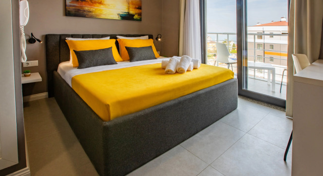 Двухместный номер Standard с балконом и с видом на море First Joy Hotel