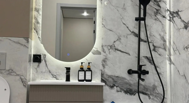 Prostornye Dvukhkomnatnye V Tsentre Goroda Apartments, Rezerwuj Apartament Astana Kazachstan