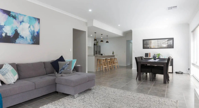 Гостевой Дом Modern home near city and airport, Забронировать Гостевой дом Гостевые дома Перт-Сентрал-Бизнес-Дистрикта, Гостевой дом