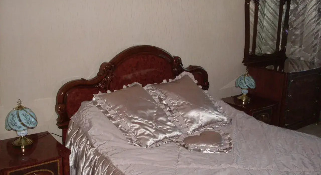 Квартира в 3-м микрорайоне проспекта Гагарина, 11, Забронировать Апартаменты/квартира Апартаменты Златоуста, рядом с Башня-колокольня с часовней Святителя Иоанна Златоуста, Апартаменты/квартира