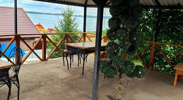 Meduza Guest house, Rezervovat Penzión Hotely v Shirinsky Rayon s parkováním, Parkování