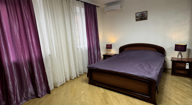 3-Kh Komnatnaya V Tsentre Goroda Flat, Prenota Appartamento Hotel a Central Russia con parcheggio, Parcheggio