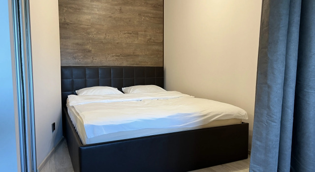 Flat Komfortnaya na Truda, Rezerwuj Apartament Hotele w Obwód pskowski z parkingiem, Parking