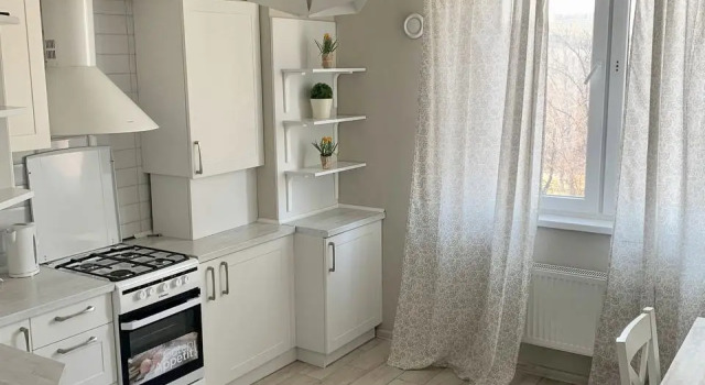 Novaya i Svetlaya v Tsentre vozle Krasivogo Ozera Apartments, Book Apartment Kaliningrad Kaliningrad Region