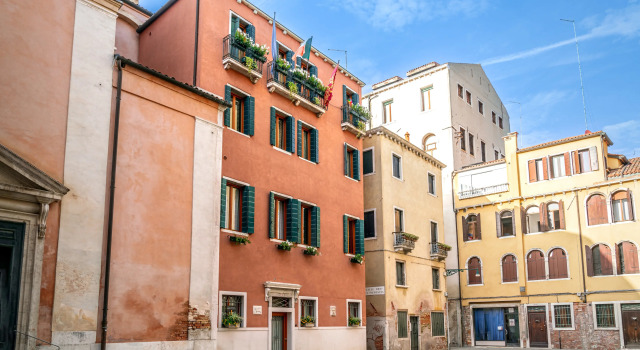 Palazzo San Luca, Забронировать Отель «постель и завтрак» Отели Венеции с парковкой, рядом с Церковь Святого Георгия Великого, Парковка