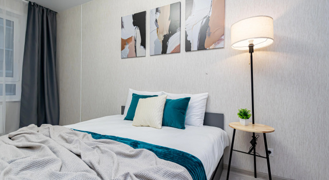 Uyutnaya Sovremennaya Odnokomnatnaya na Dkzh u Zhd Vokzala Flat, Rezervasyon Daire Perm otoparklı oteller, Perm-2 Train Station yakınında, Otopark