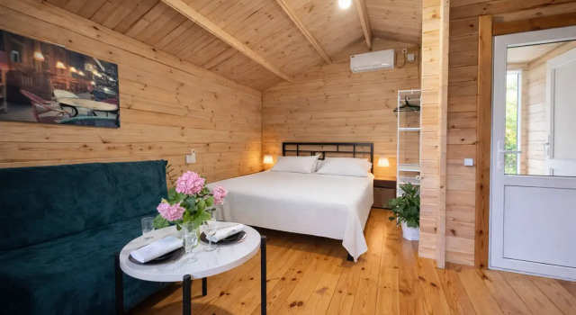 Granatovy Dvorik Glamping, Rezervasyon Kamp Alanı Gagra District kamp ve glamping, Kamp Alanı